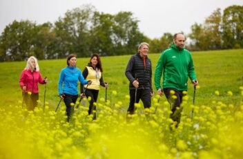 Nordic-walking-im-Vulkanhotel-balance-selfness (1)